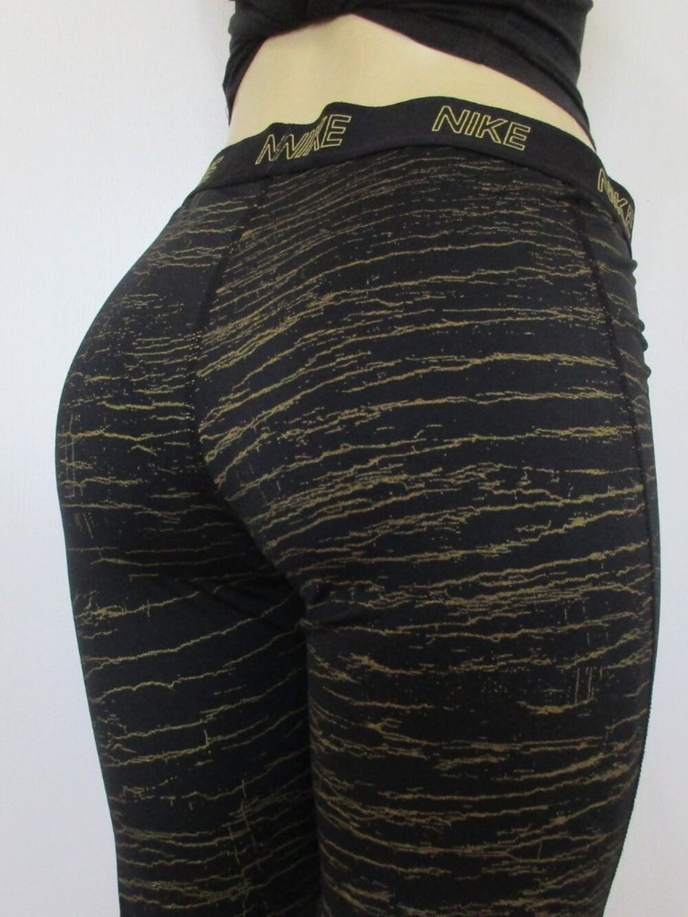 NIKE Leggings Size XL Black & Gold Dri-Fit